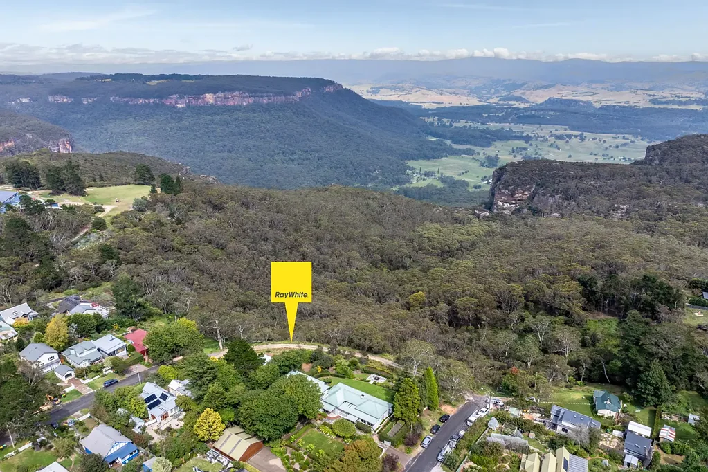 Blackheath BREATHTAKING 180 DEGREE VIEWS ACROSS THE  KANIMBLA VALLEY