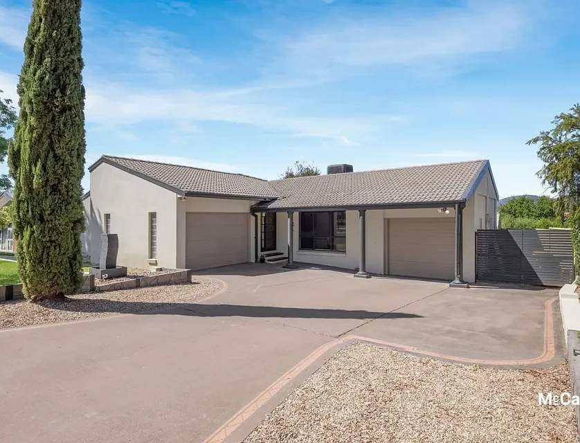 18 Bertram Street, Fadden, ACT 2904, 4部屋, 2バスルーム, House