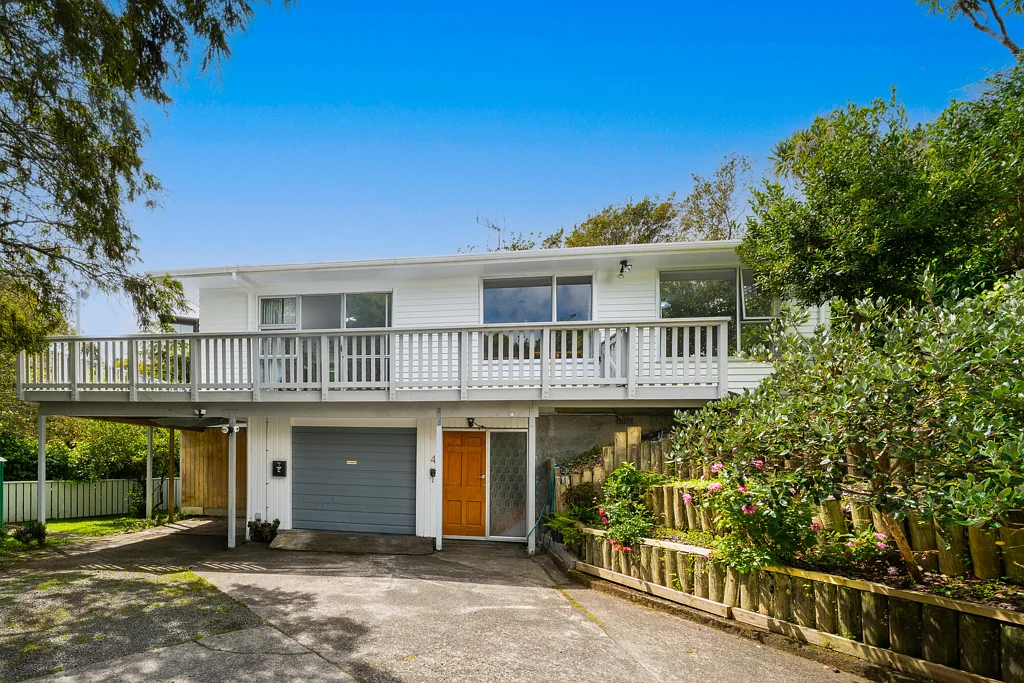 Paparangi 3 Bedroom Nature-Surrounded Family Retreat