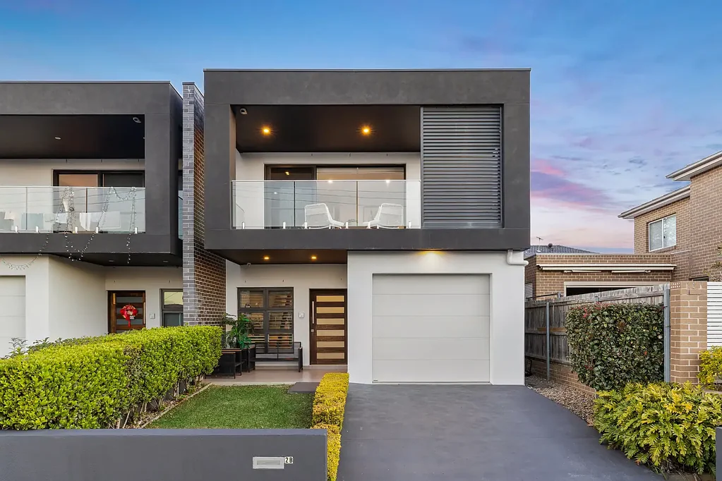 2B Stretham Avenue, Picnic Point, NSW 2213