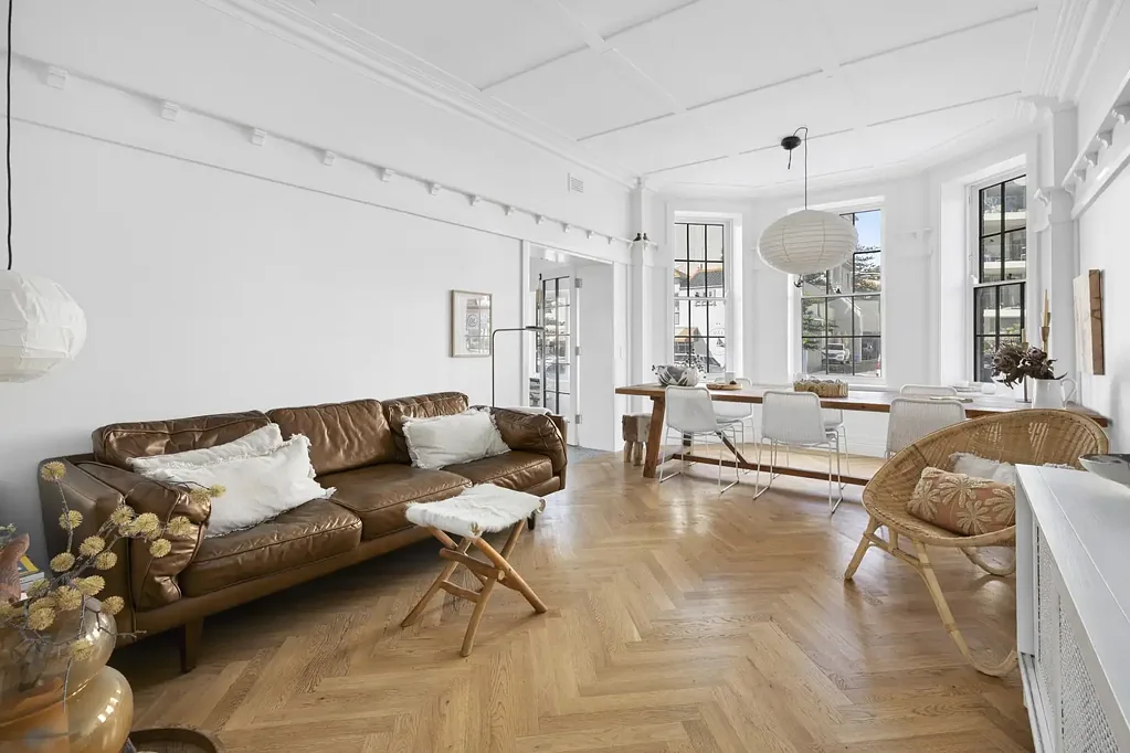 Designer ground floor apartment in a prime coastal setting