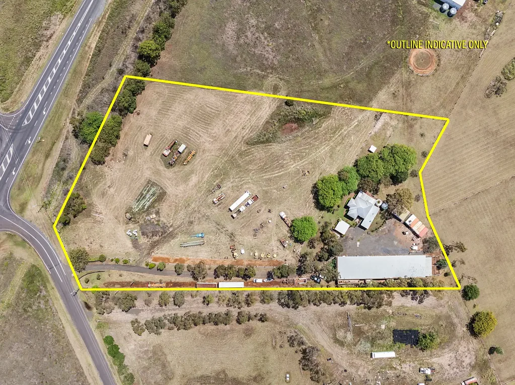 Southbrook  PRICE REDUCTION - 5 Acre Lifestyle Property with Road Train Access