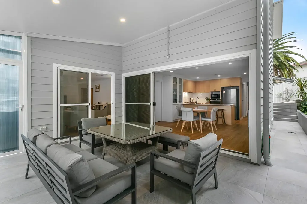 Coniston 3Kwarto As-new Hamptons-style retreat in serene locale