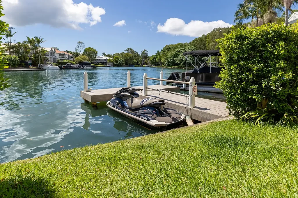Noosaville 2Zimmer Waterfront Living in a Quiet Cul-de-Sac
