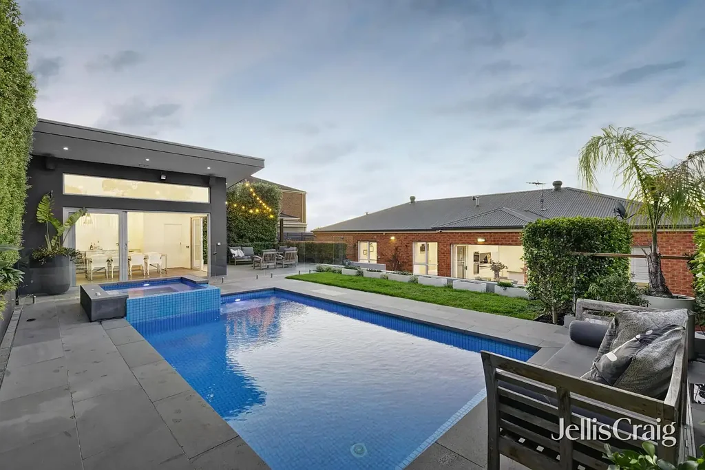 Plenty 4房 宽敞地块1000sqm 室内外生活 圣石台面 岛屿早餐吧 全年娱乐空间 私密泳池景观 主套房双水槽 燃气供暖空调 超大车库 优质学区 Luxury Family Living Complimented by Elite Outdoor Entertaining