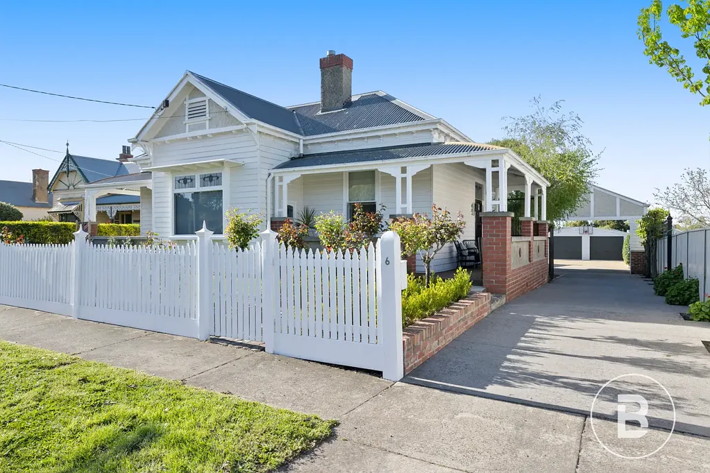 Lake Wendouree 5房  STUNNING LAKE WENDOUREE HOME ON OVER 1000m2 WITH SELF-CONTAINED UNIT