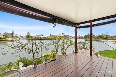 Broadbeach Waters 2房  Rare Waterfront Townhouse in the Heart of Broadbeach Waters
