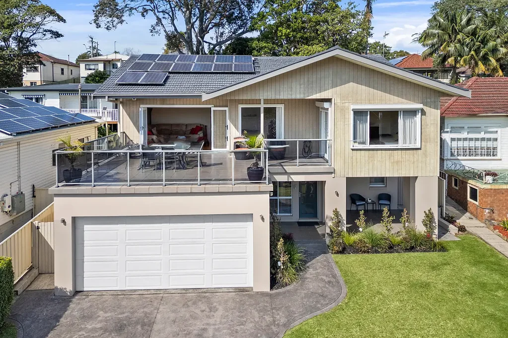 18 Phillips Crescent, Mangerton, NSW 2500