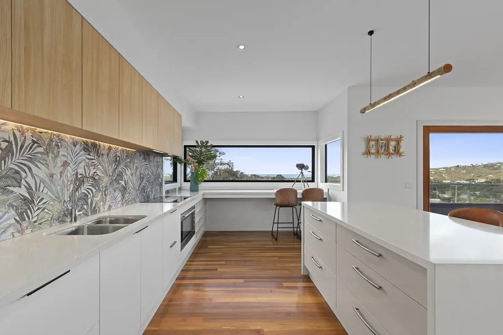 Anglesea 5房  Architectural refinement and dual living in perfect coastal harmony