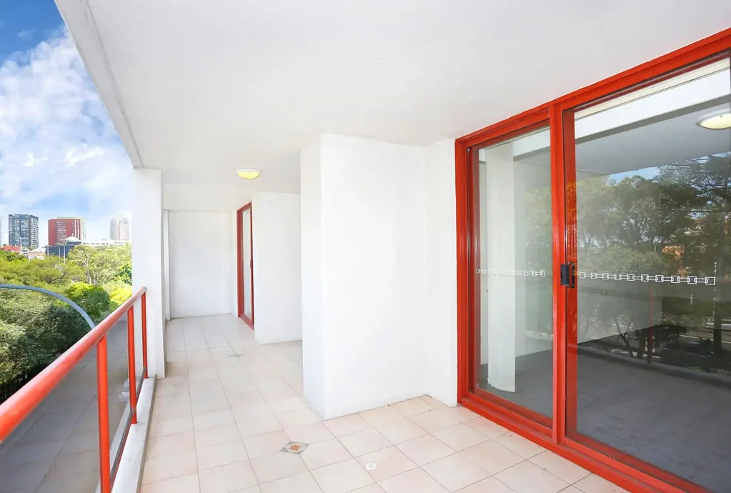 Spacious two bedroom apartment in Pyrmont