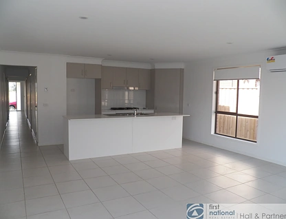 10 Solar Close, Cranbourne East, South East Melbourne, 4房, 2浴, House