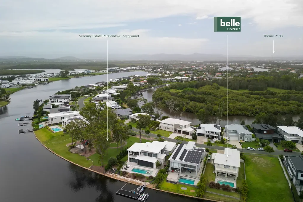 Helensvale 5房  Fabulous Value,  Waterfront Home Pontoon Ready
