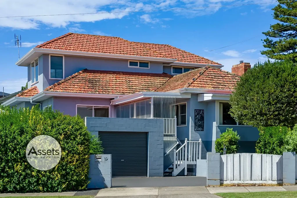 Portland 4 Bedroom Charming Family Home with Space, Style, & Stunning Views