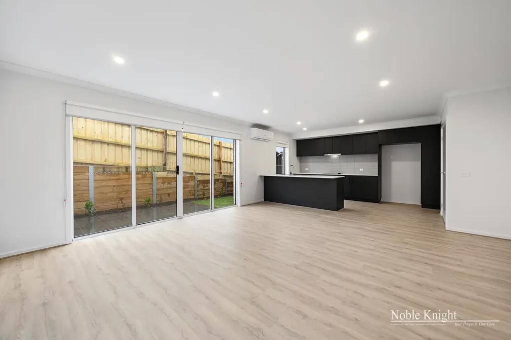 Contemporary Townhouse Living – Walk to Everything