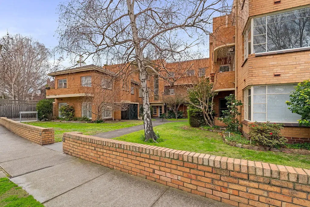 Prahran 3બેડરૂમ Elevated Elegance in a Coveted Lifestyle Pocket