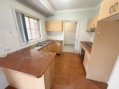 8/112 Hoxton Park Road, Liverpool, NSW 2170, 3 slaapkamers, 1 badkamers, Townhouse