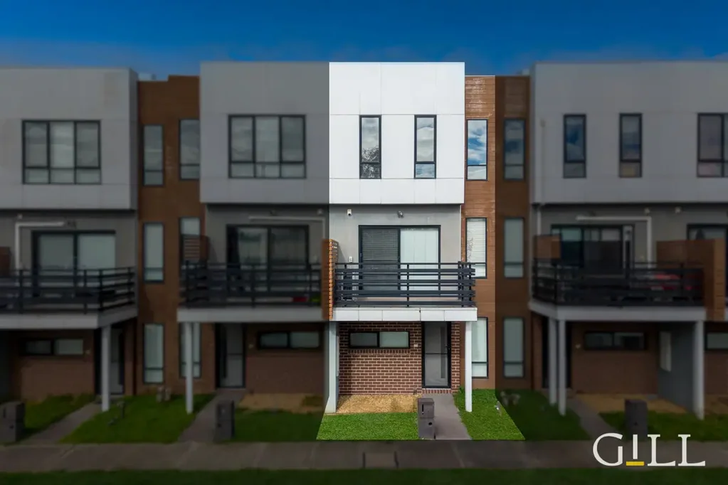 Dandenong 3ਬੈੱਡਰੂਮ Modern Three-Storey Townhouse in the Heart of Dandenong