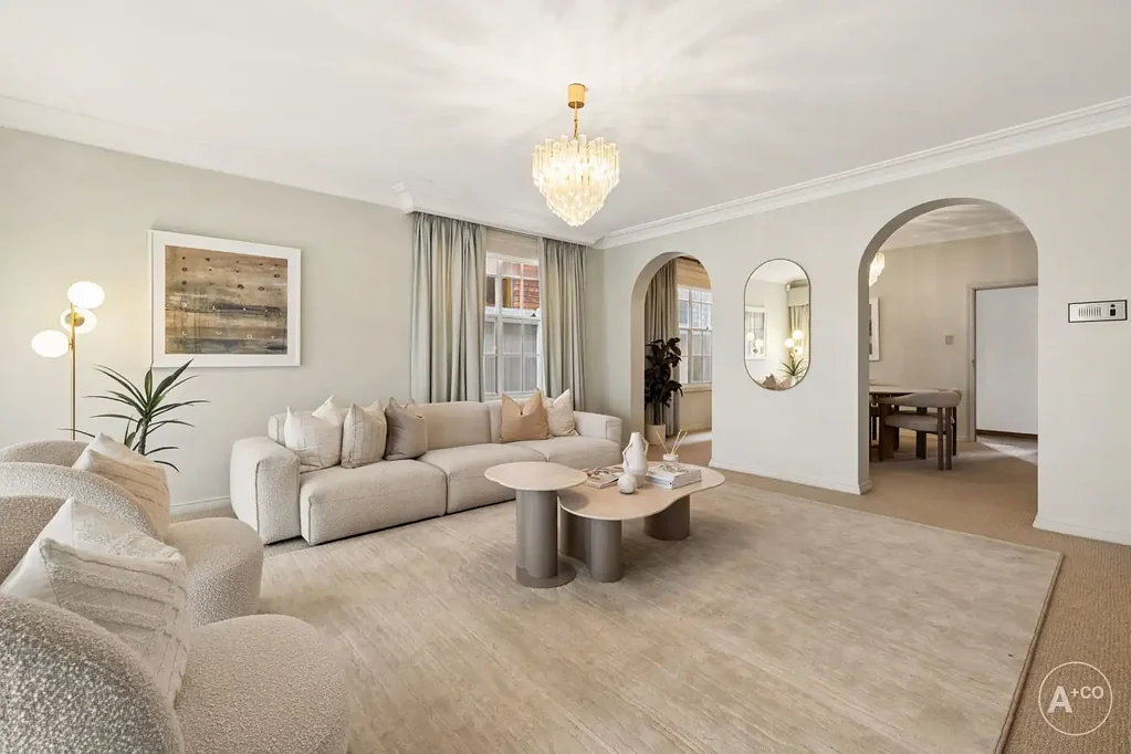Maroubra 5कमरा Impressive Family Residence with Multiple Living Zones and Poolside Entertaining