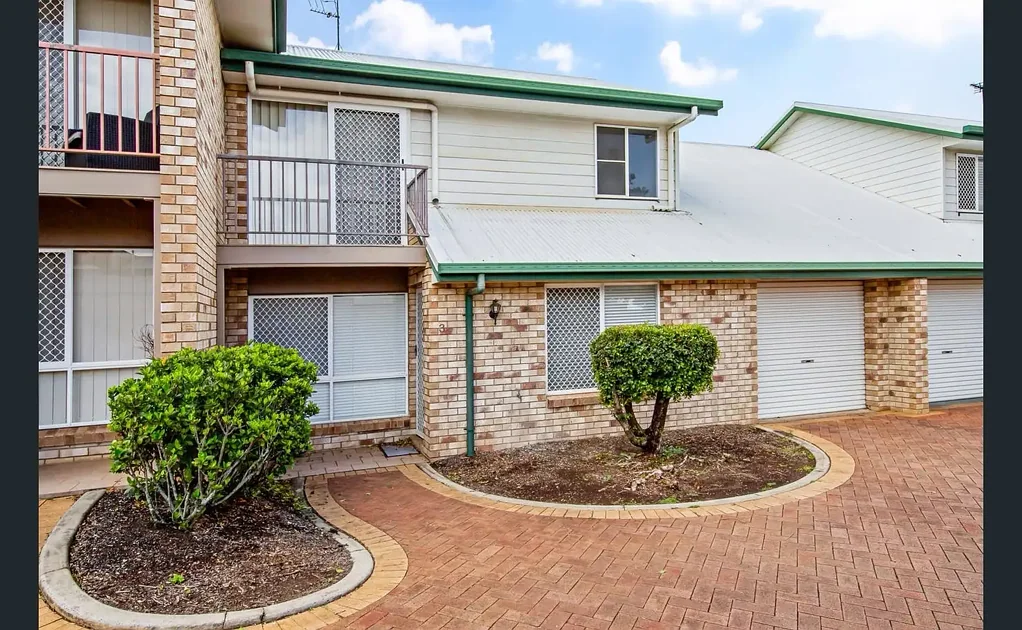 Huge 3-Bedroom Townhouse near the City