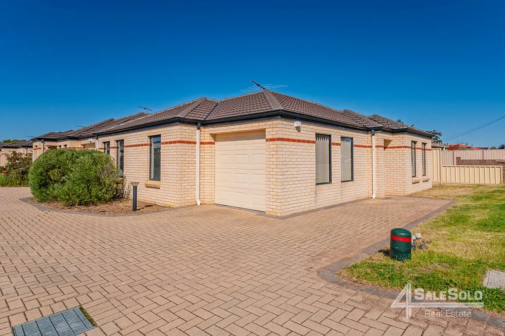 Kelmscott 3房  UPDATED THROUGHOUT...JUST MOVE IN!