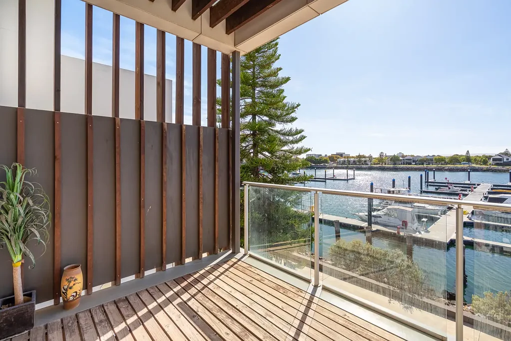 16 Parri Crescent, New Port, SA 5015