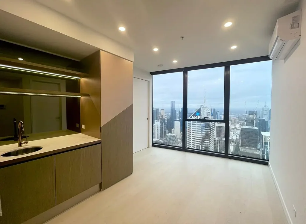 Premier Tower 74 floor high level excellent view, 1 bedroom 1 bathroom 1 study with fridge and washing machine