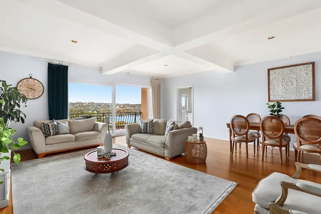 2-BEDROOM APARTMENT WITH BREATHTAKING VIEWS IN VAUCLUSE