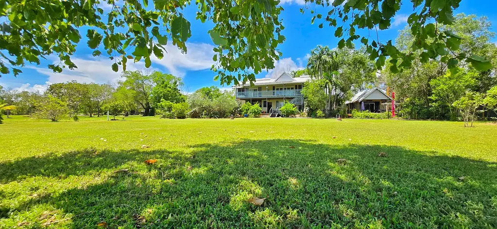 Wagait Beach 4બેડરૂમ Luxurious beachfront home, stunning ocean views, spacious layout, exquisite interiors, perfect combination of sophistication and relaxation.