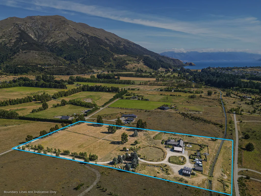 Lake Hawea 7chambre Big views, big shed, big opportunity