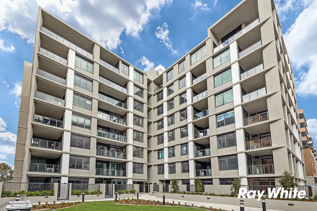FRESH, MODERN & MOVE IN READY IN A PRIME TALLAWONG LOCATION | Walk to Tallawong Metro!