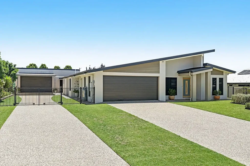 Warwick 4ਬੈੱਡਰੂਮ SUCH AN ABSOLUTELY STUNNING PROPERTY, OWNS ITS TOP LOCATION