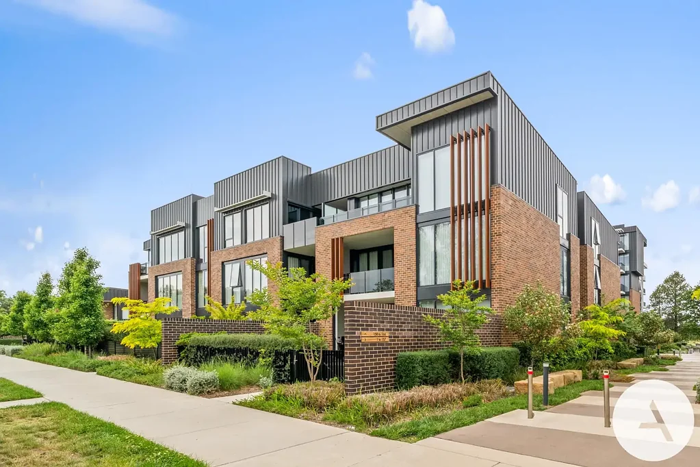 Narrabundah 2房  Elevated Living in Leafy Inner South