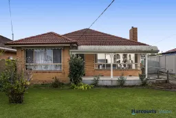 67 Ridge Drive, Avondale Heights