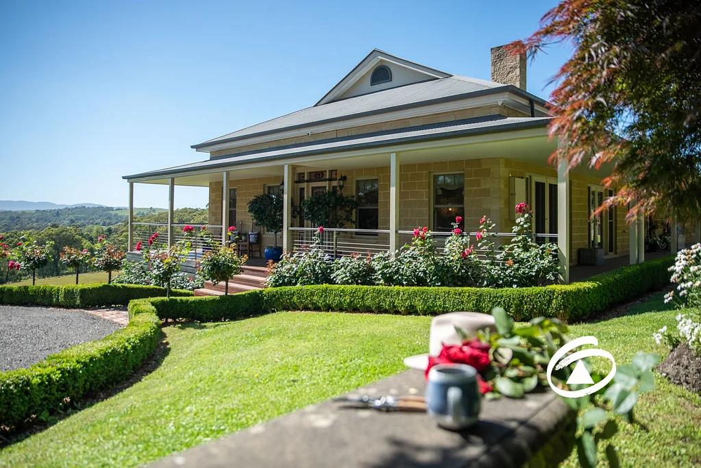 Macclesfield 4ਬੈੱਡਰੂਮ Idyllic Living on 13 Acres: Craftsman built Homestead with Breathtaking Views