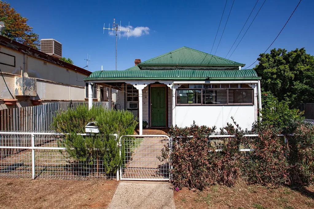 37 Simpson St, Wellington, NSW 2820