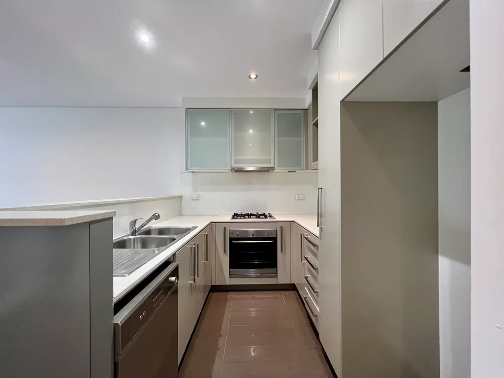 Exquisite Convenient 2 bedroom in Strathfield