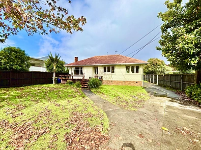3 bedroom with 1 bathroom Water included