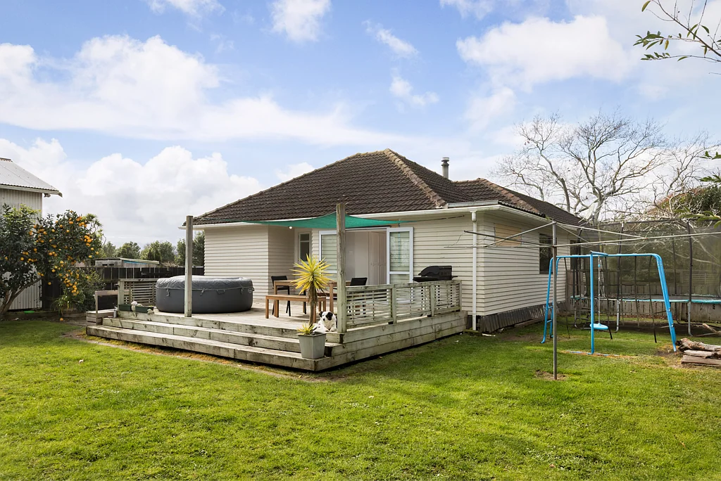 Paeroa 3Moenga Bang for Your Buck - Two Titles!