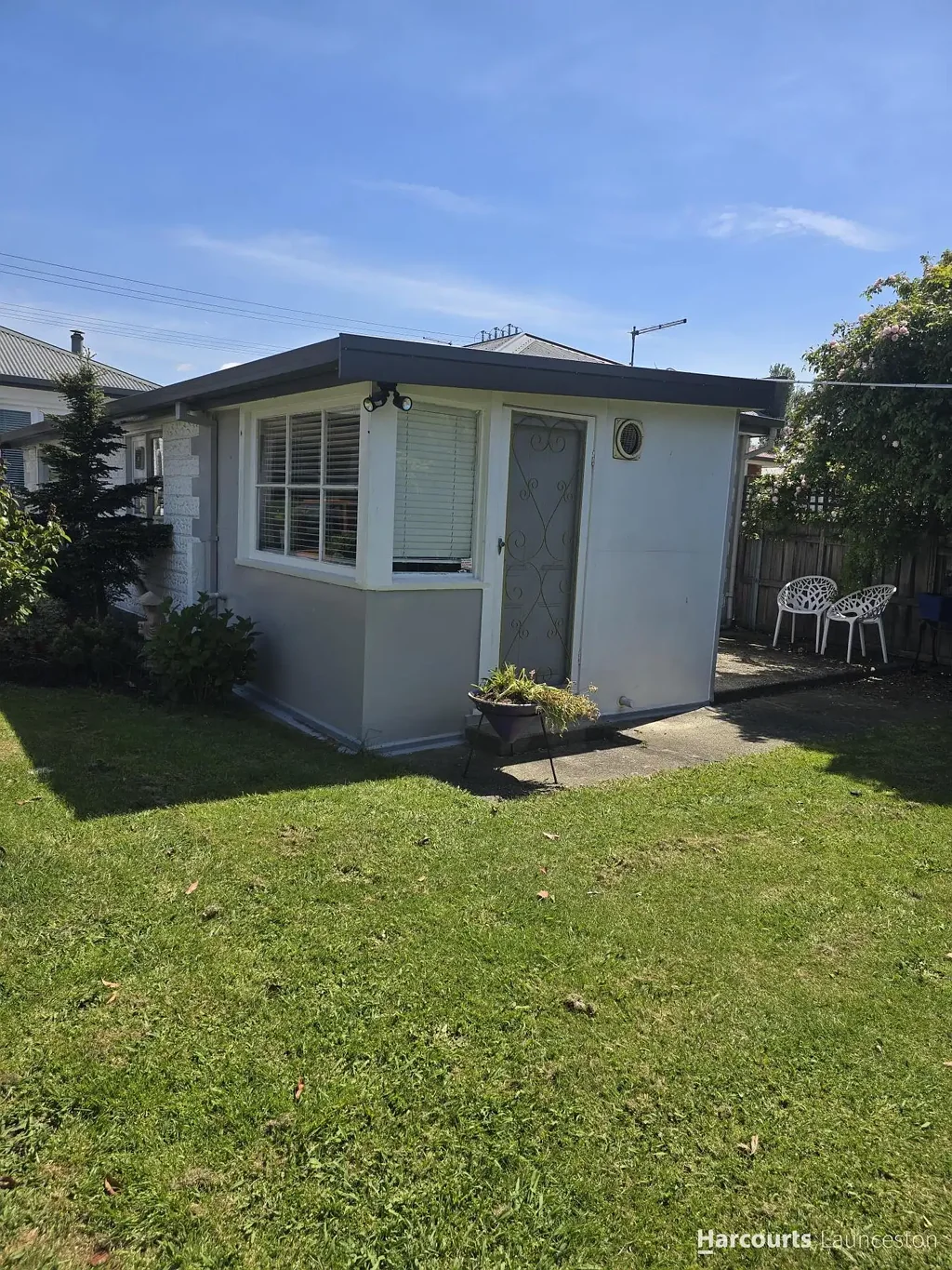 Fully Furnished - Modern Comfort Meets Ultimate Convenience - Ideal for Students or Singles!