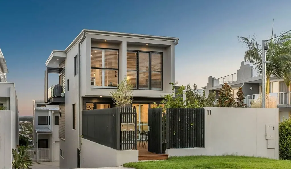 Mooloolaba 3房  Coastal Living with Ocean Views in the Heart of Mooloolaba