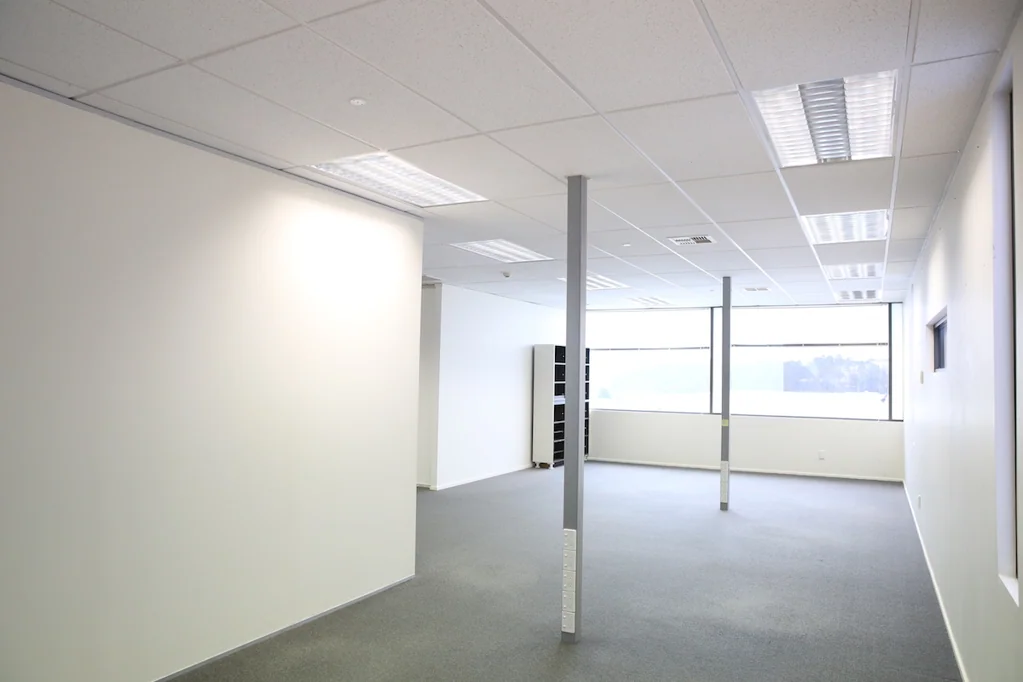 Rosedale  168 m2 office + storage on Apollo Dr