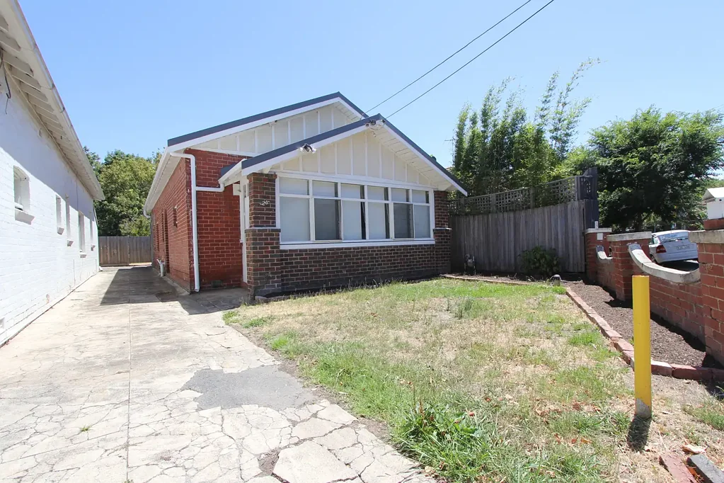 Spacious Three-Bedroom Home Moments from Elwood Beach
