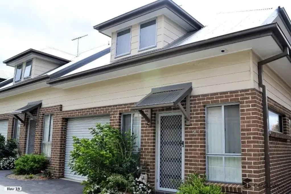 Spacious 3-Bedroom Townhouse – Walk to St Marys Station