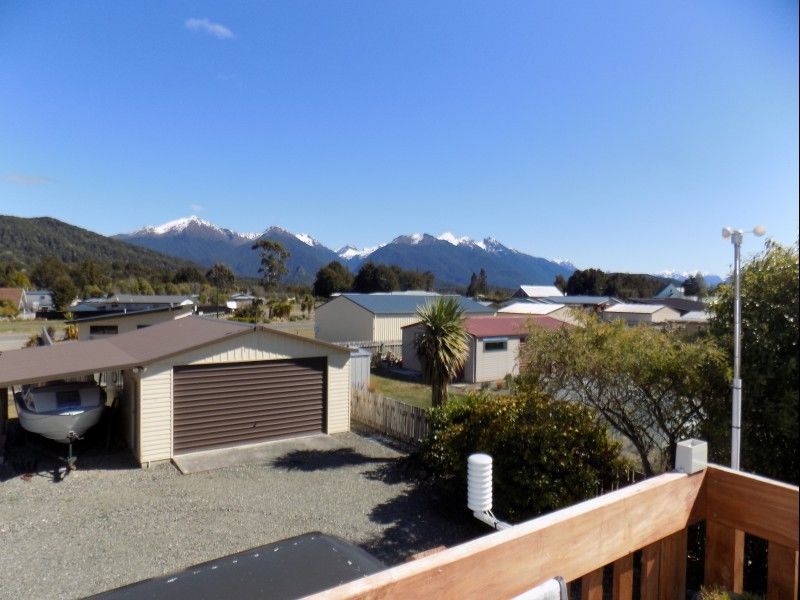 26 Home Street, Manapouri, Southland, 5 Bedrooms, 2 Bathrooms