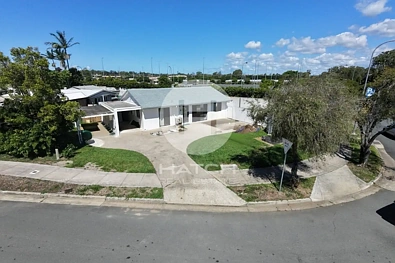 बाहरी क्षेत्र - 2/2 Southwell Street, Kippa-Ring, QLD 4021