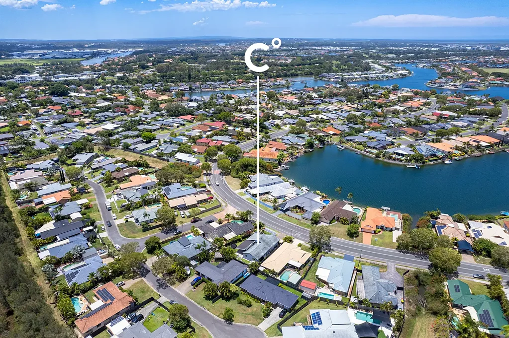 Helensvale 4कमरा Effortless Family Living in the Heart of Monterey Keys