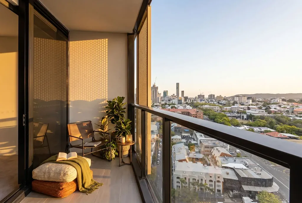 Fortitude Valley 1房 20层壮丽山景 现代石台燃气厨 高质电器木地板 中央空调全天候 24小时安保管理 步行即达精品街 The View Everyone Else Doesn't Have - Level 20 at The Flatiron