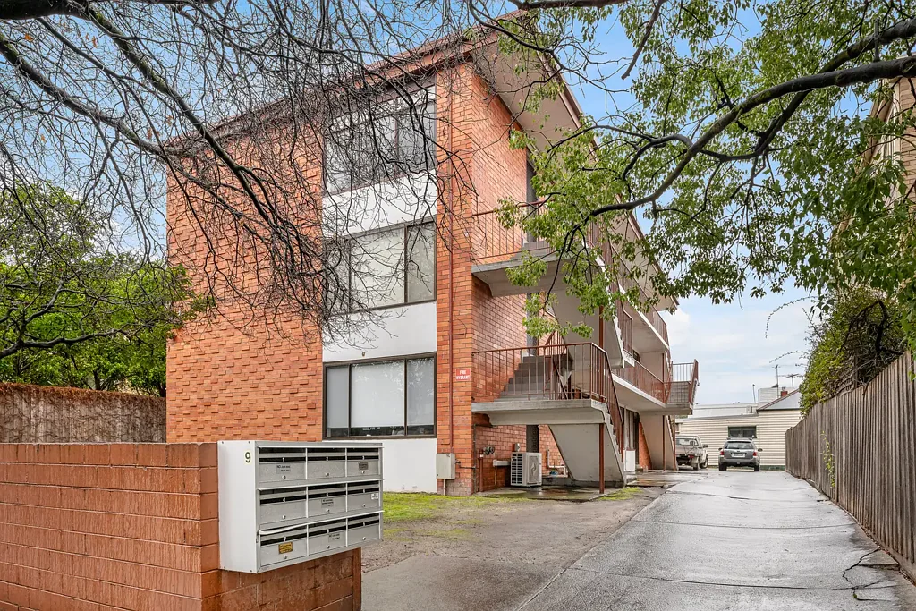 Ground Floor Ease in a Prime Hawthorn Pocket