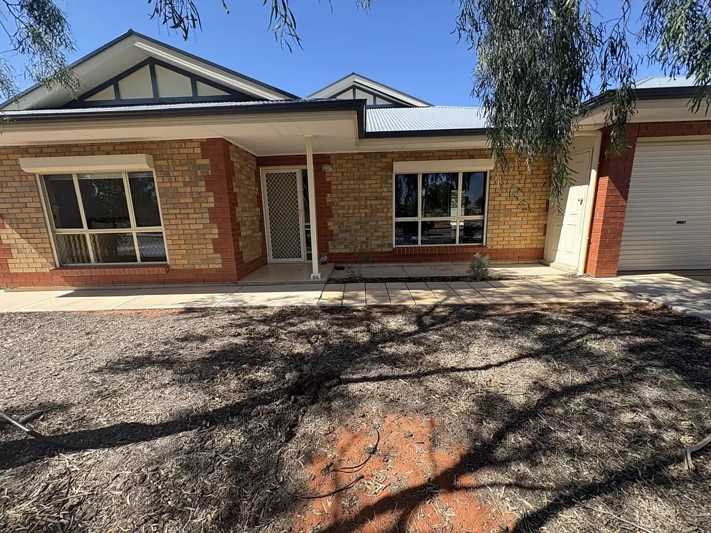 Roxby Downs 4房  This Property Offers It All!