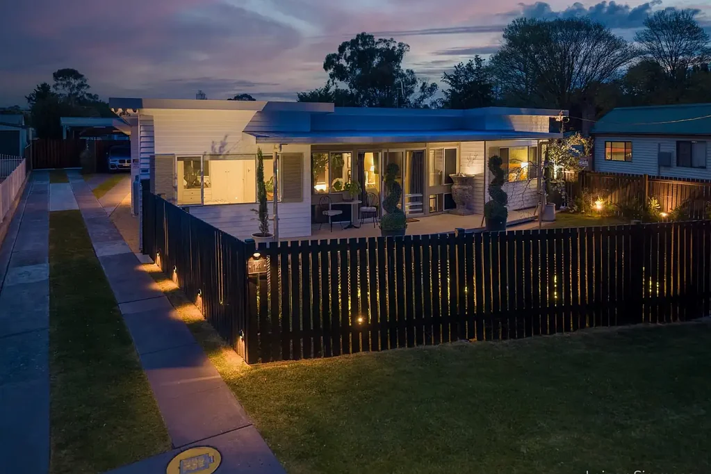 Armidale 4कमरा Versatility, Income Potential & Space to Make It Your Own
